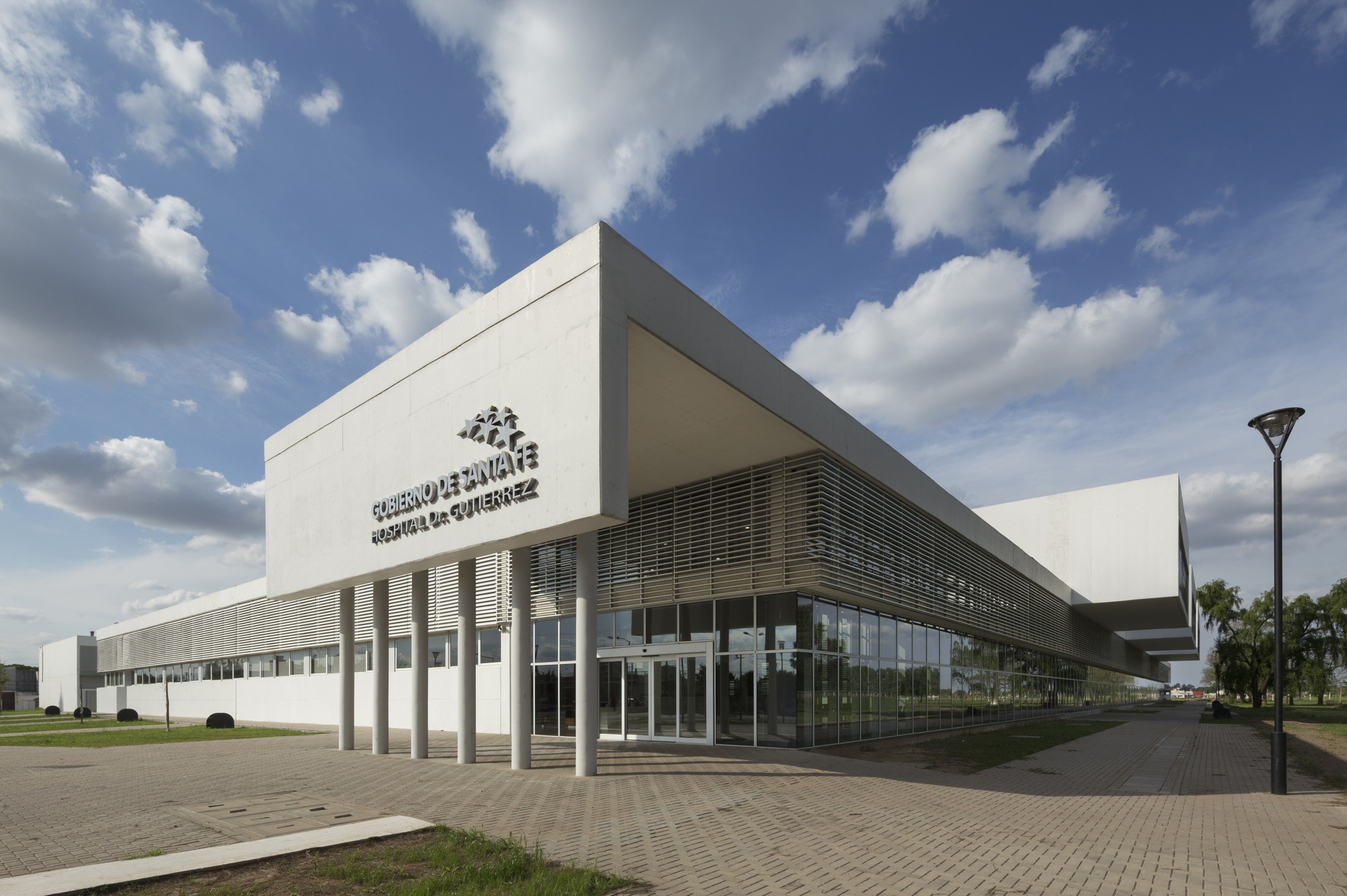 阿根廷“进化医院”设计,功能与技术的完美结合-11