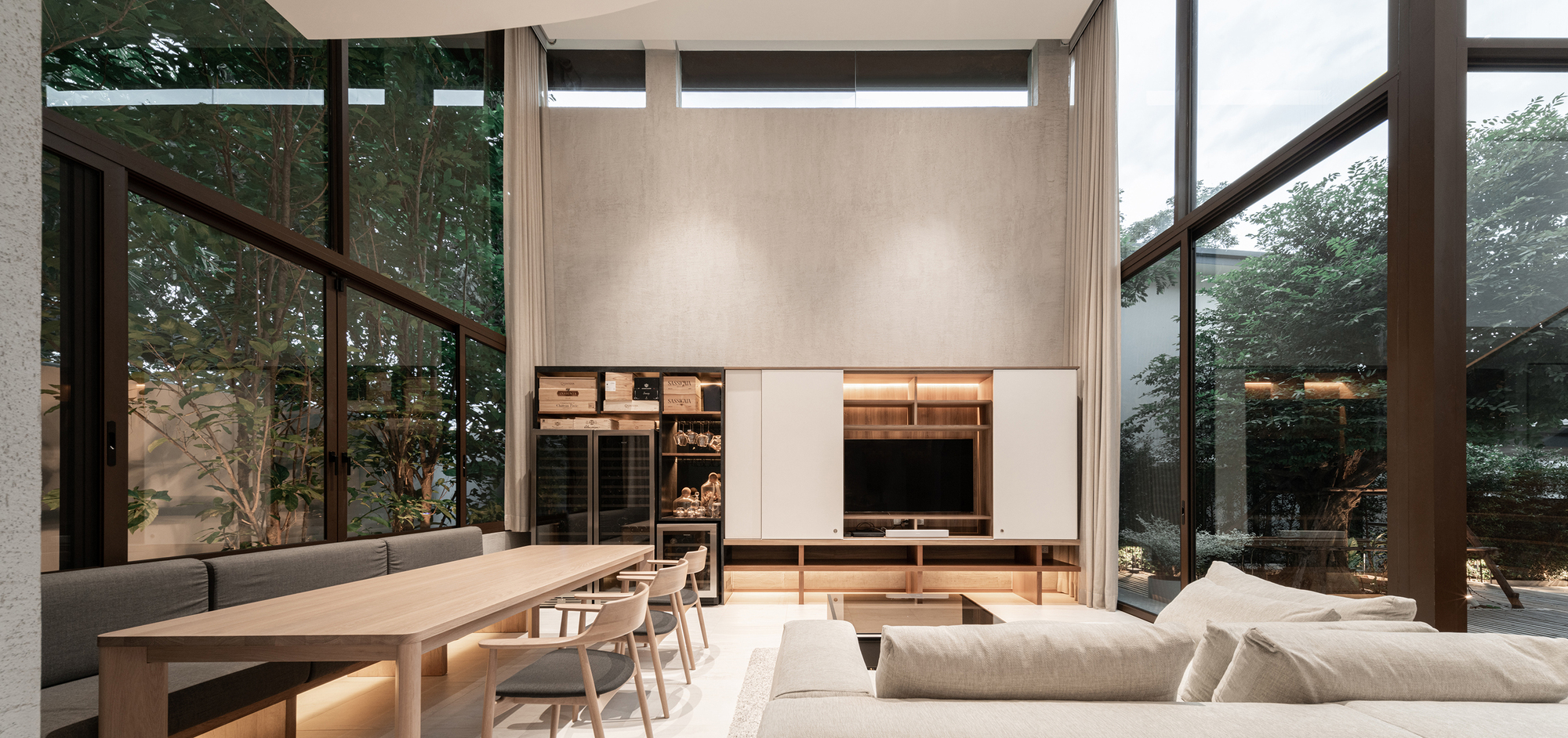 FN 大楼（FN可能是某个特定名称、机构或品牌等的缩写，若你能提供更多关于FN的背景信息，翻译会更精准）丨泰国曼谷丨Anonym-26