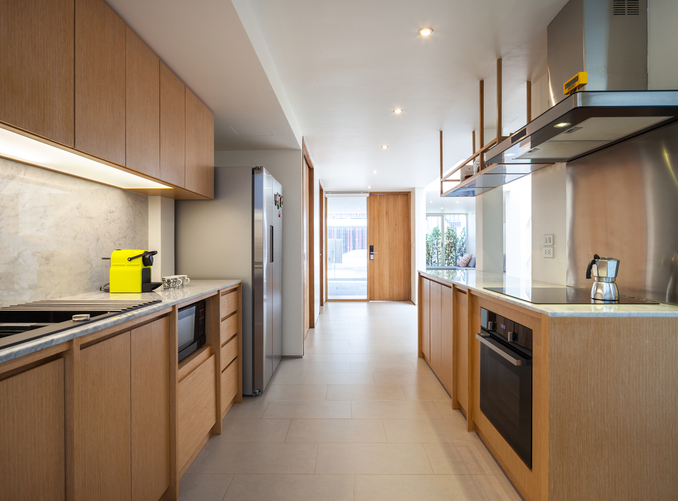 废弃联排别墅的轻盈翻新-79