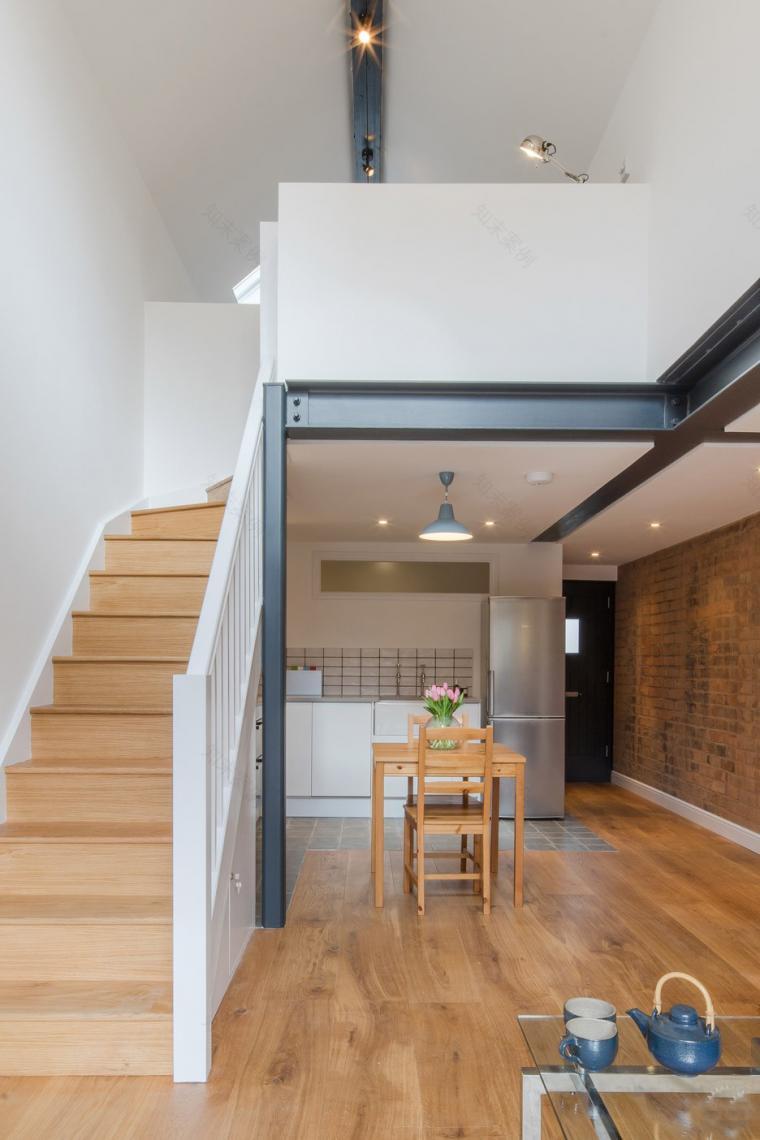 英国马厩变身的宜居工作室兼住宅-14