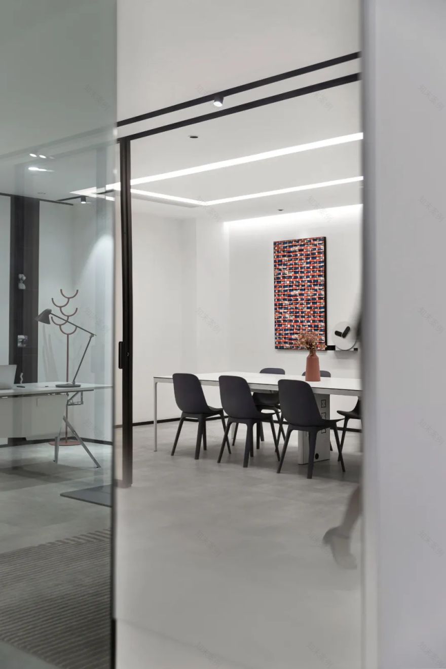 极简黑白灰的现代艺术办公空间丨中国中山丨君儿空间设计-60