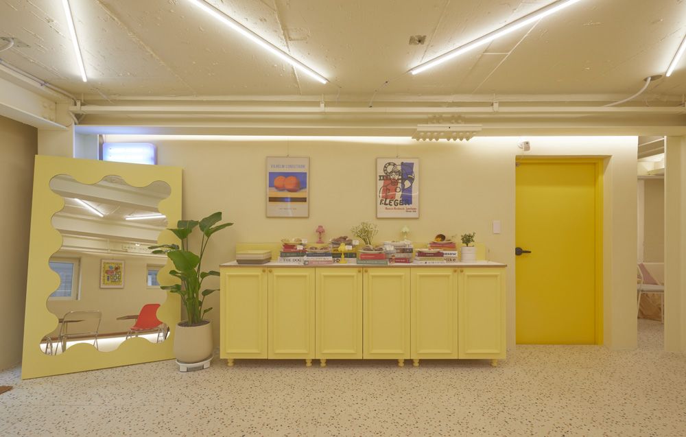 柔和色彩的 25 平米咖啡厅设计-5