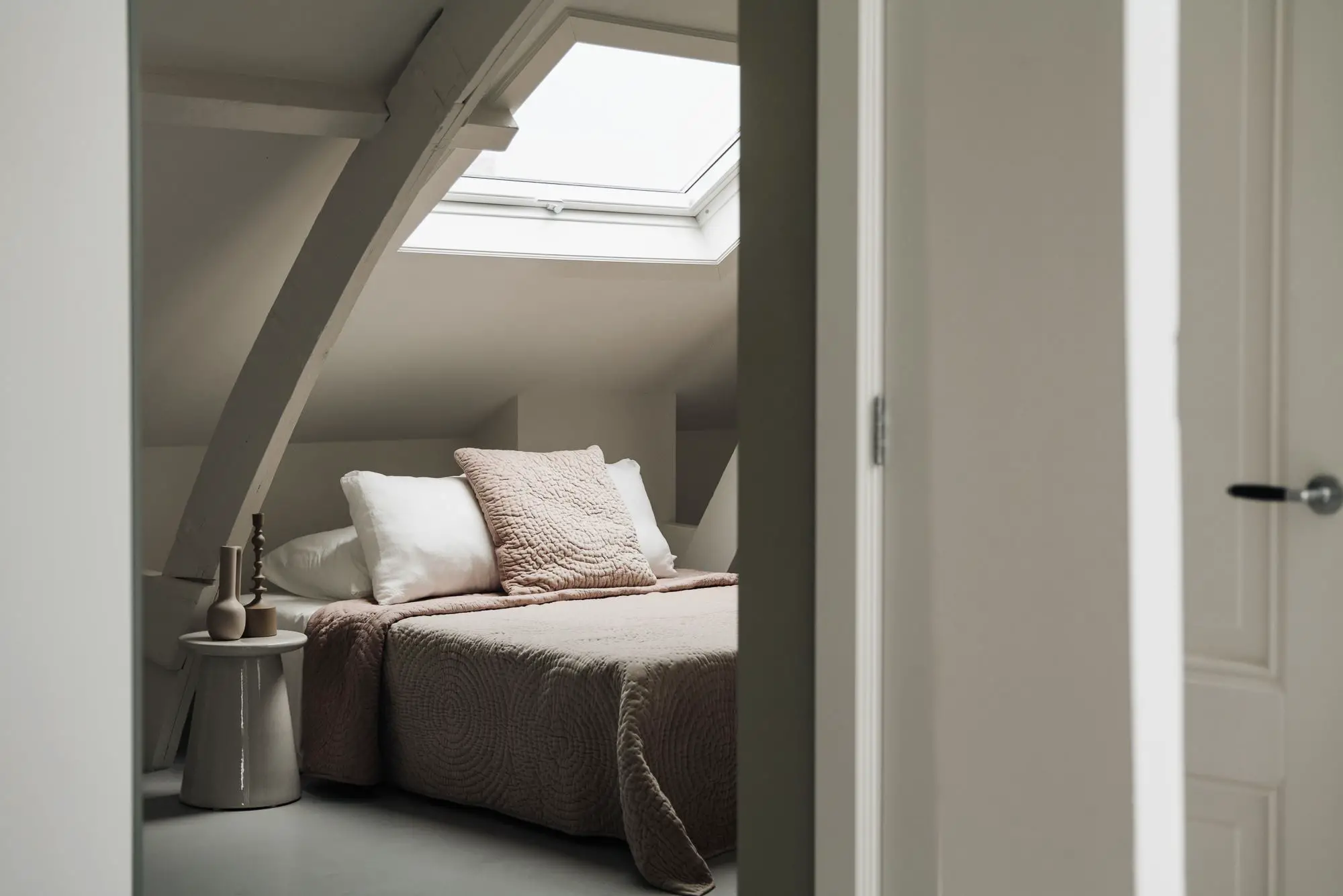 阿姆斯特丹多功能现代公寓，古老建筑的现代新生-14