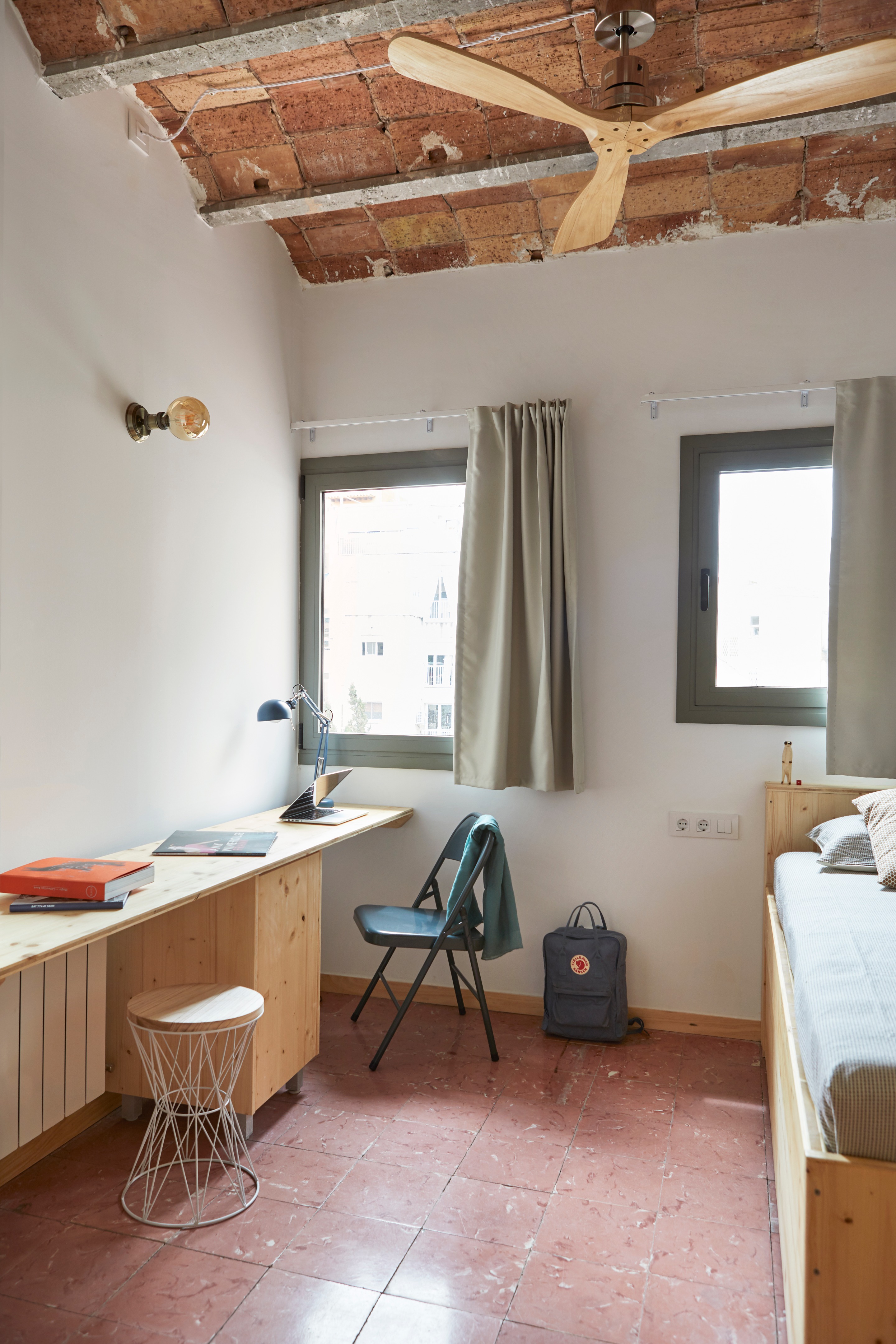 巴塞罗那共享公寓设计,打造青春活力空间-15