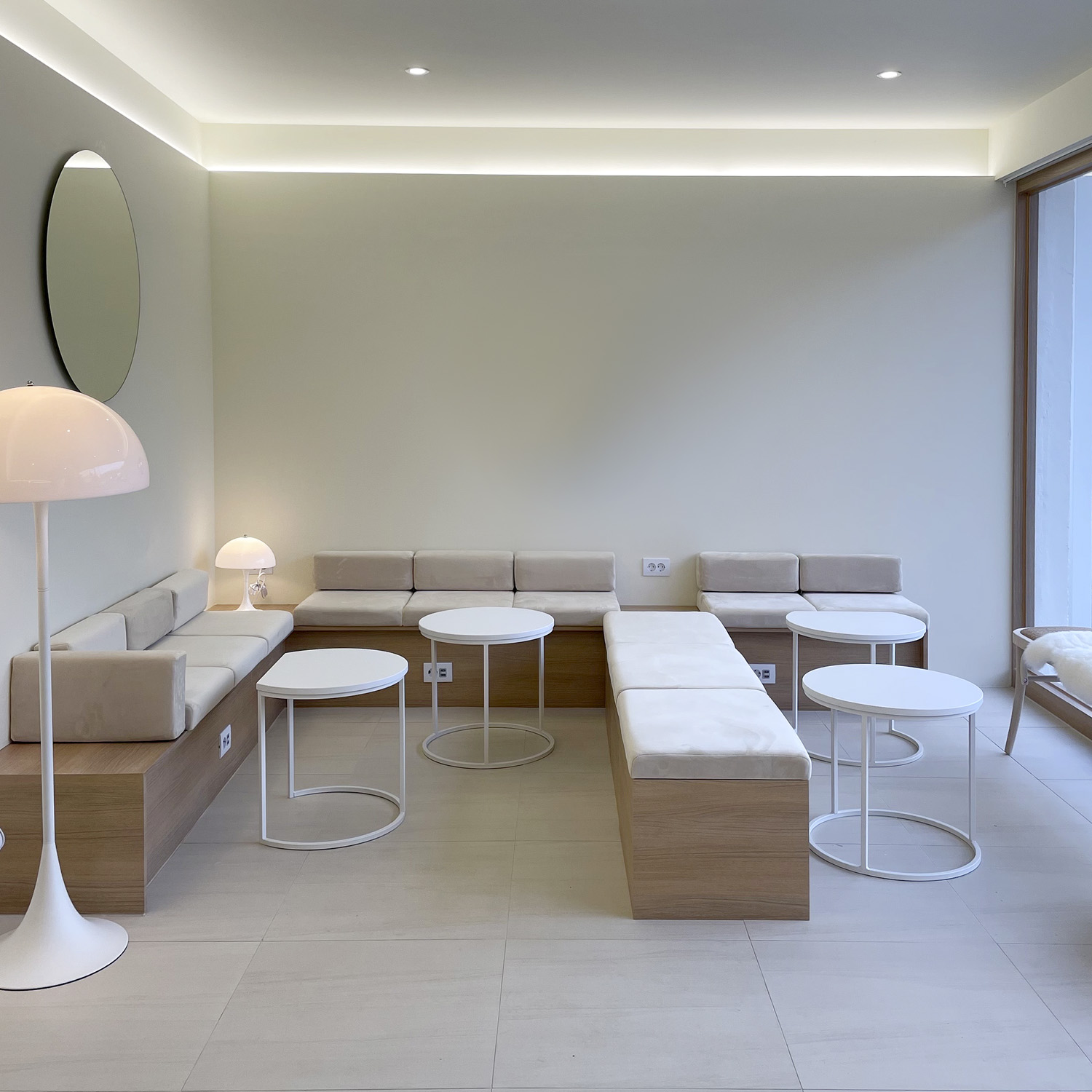 首尔“白洞”咖啡馆，简约风 12 坪空间设计-5