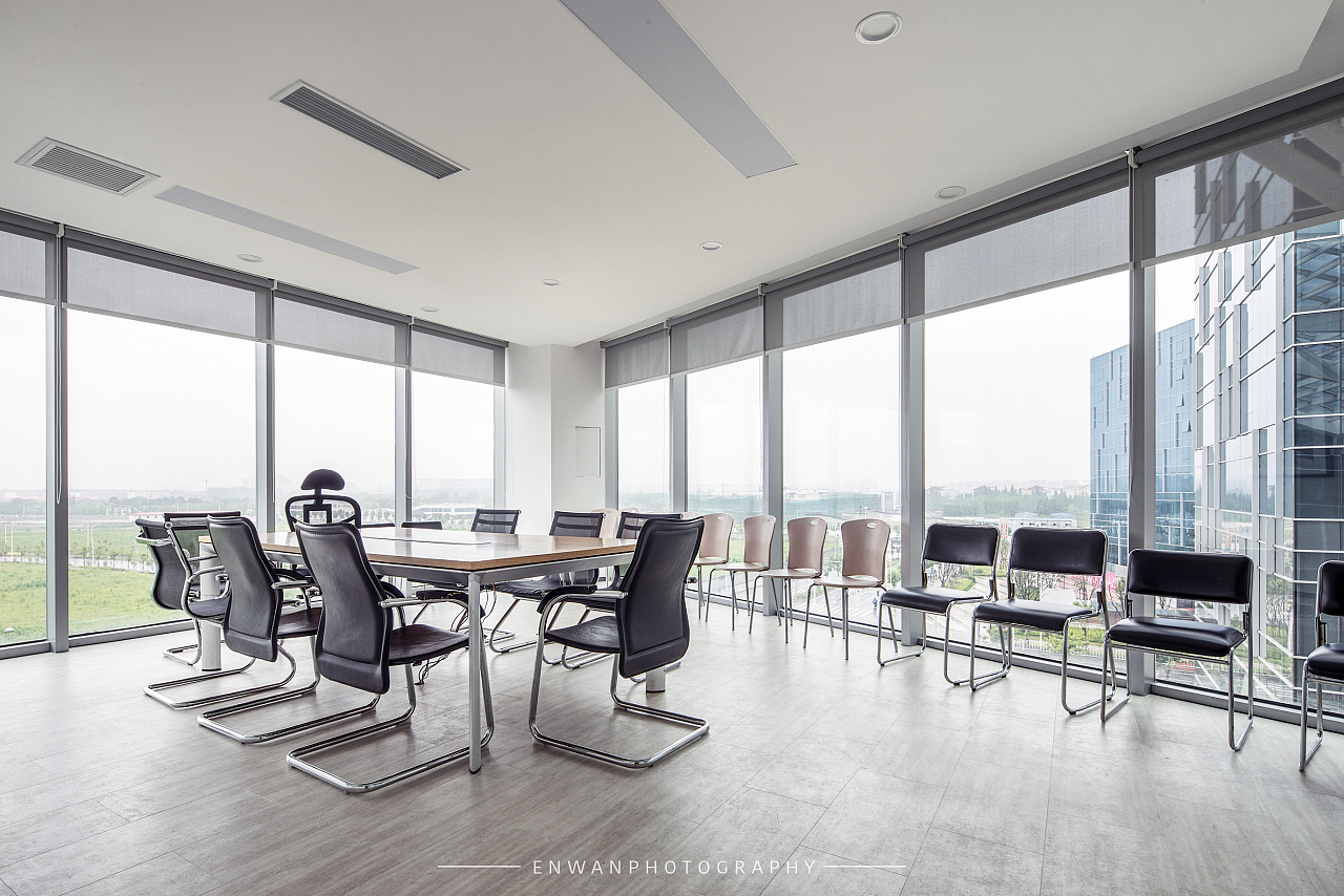 优鸿设计 服装公司办公室空间-11