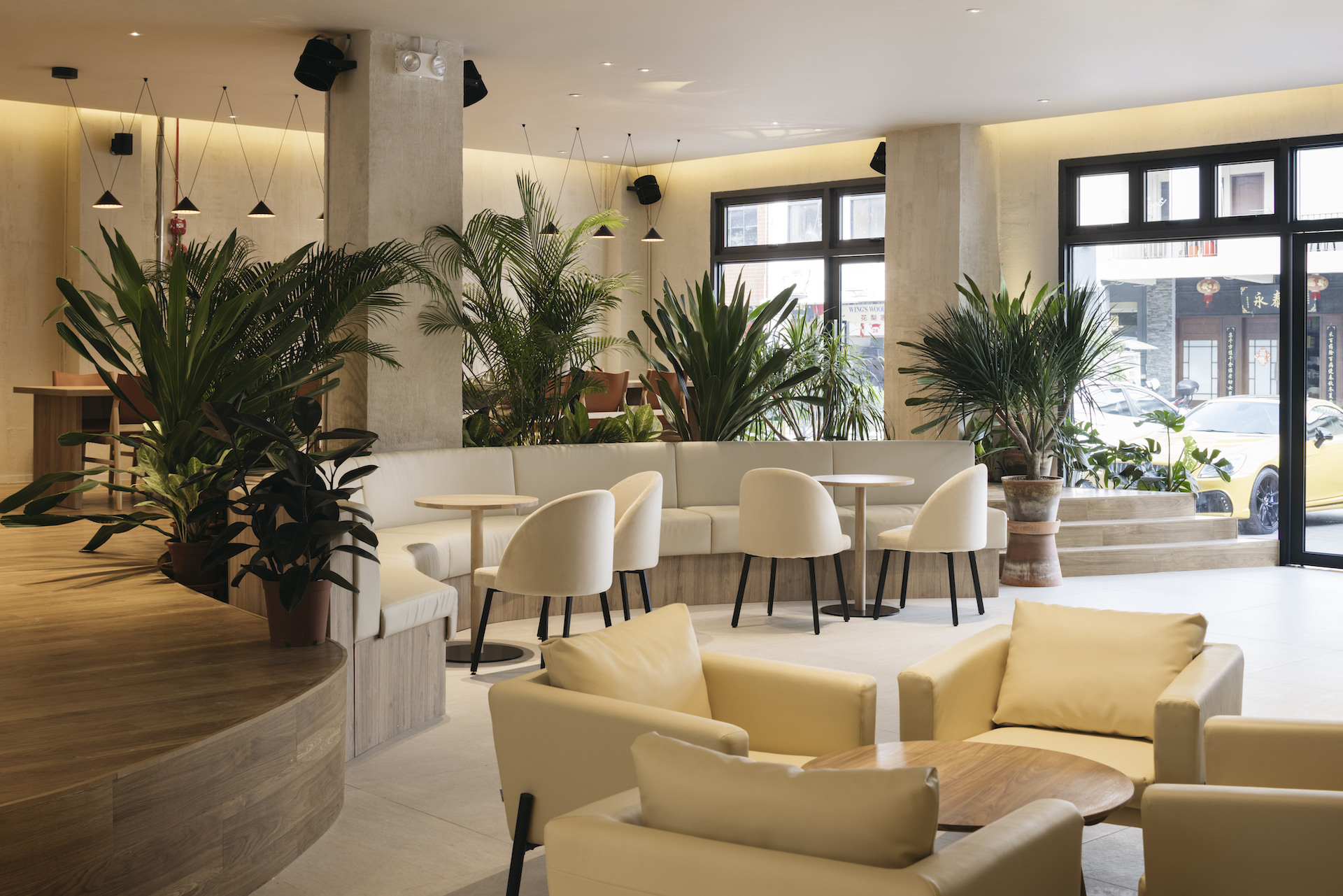 绿意盎然的社区导向商业空间丨LAANK-18