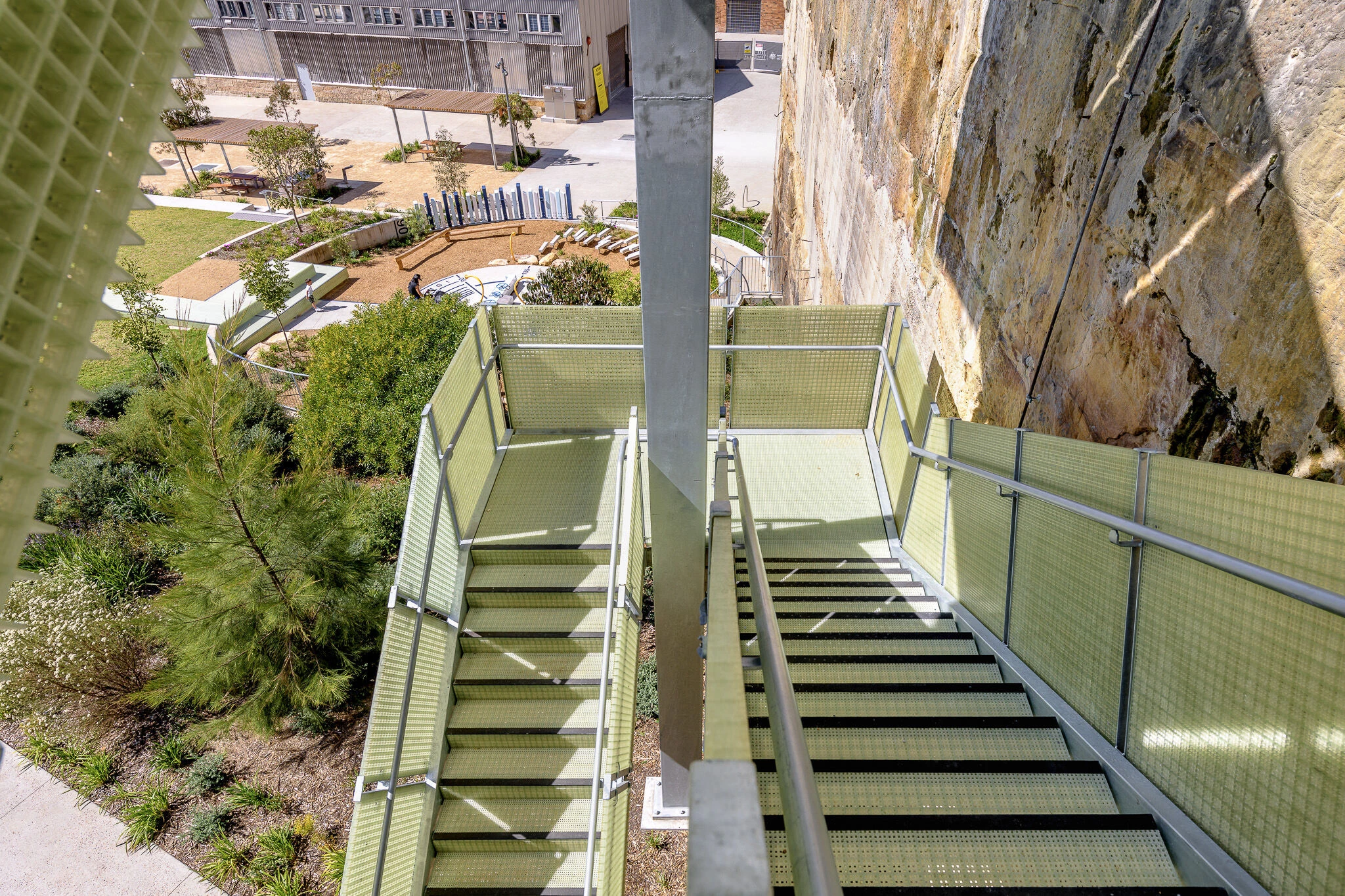 澳大利亚前海军潜艇基地变身公共空间-20