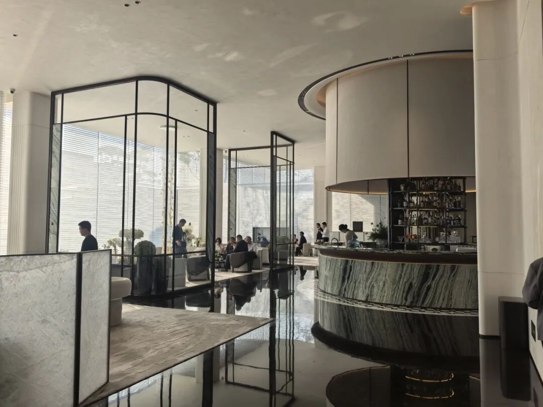 重庆礼嘉项目销售中心：以工匠精神赋能商业空间-34