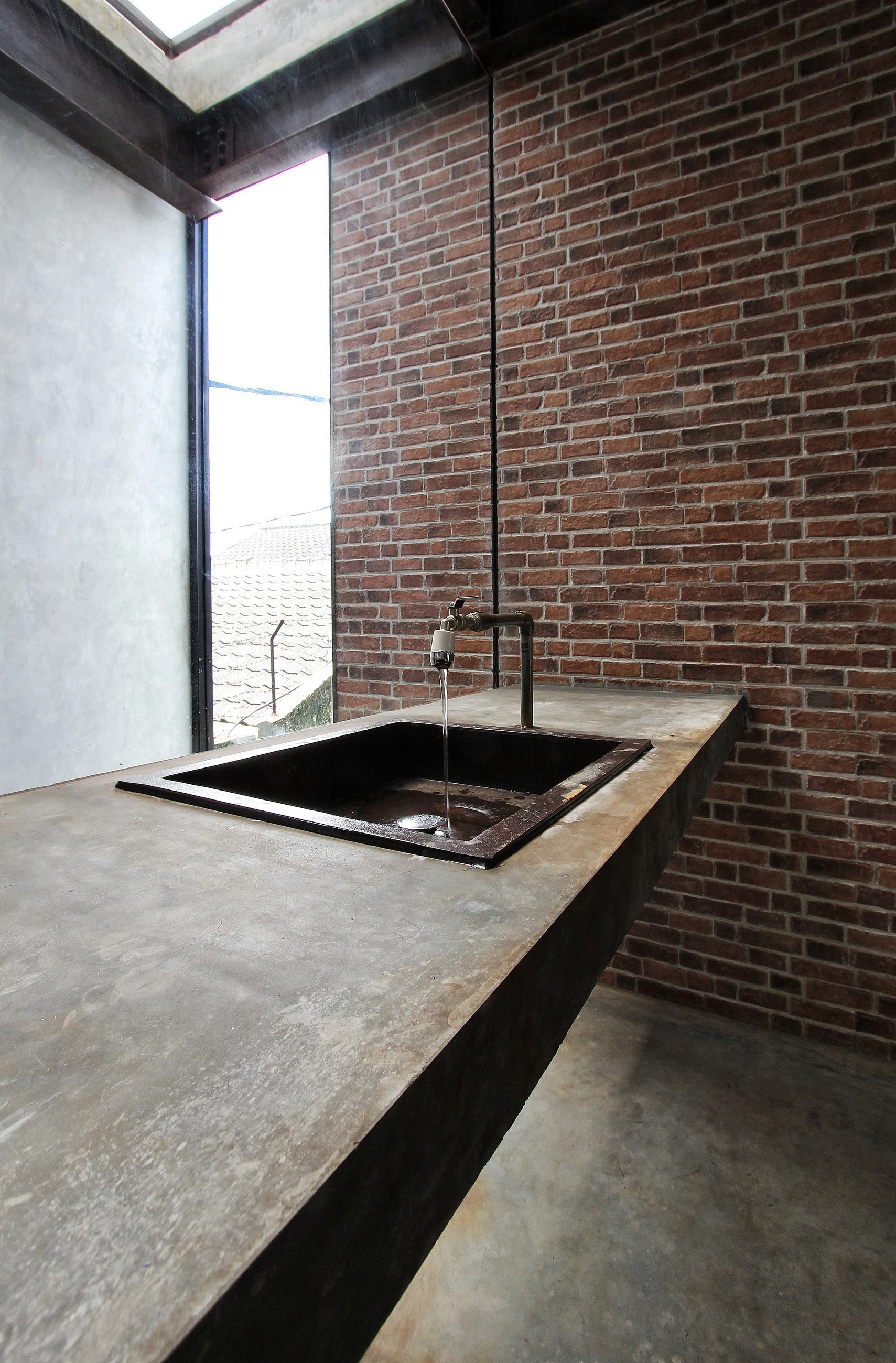 印尼工业风办公室设计 | 满足五感的舒适空间-23