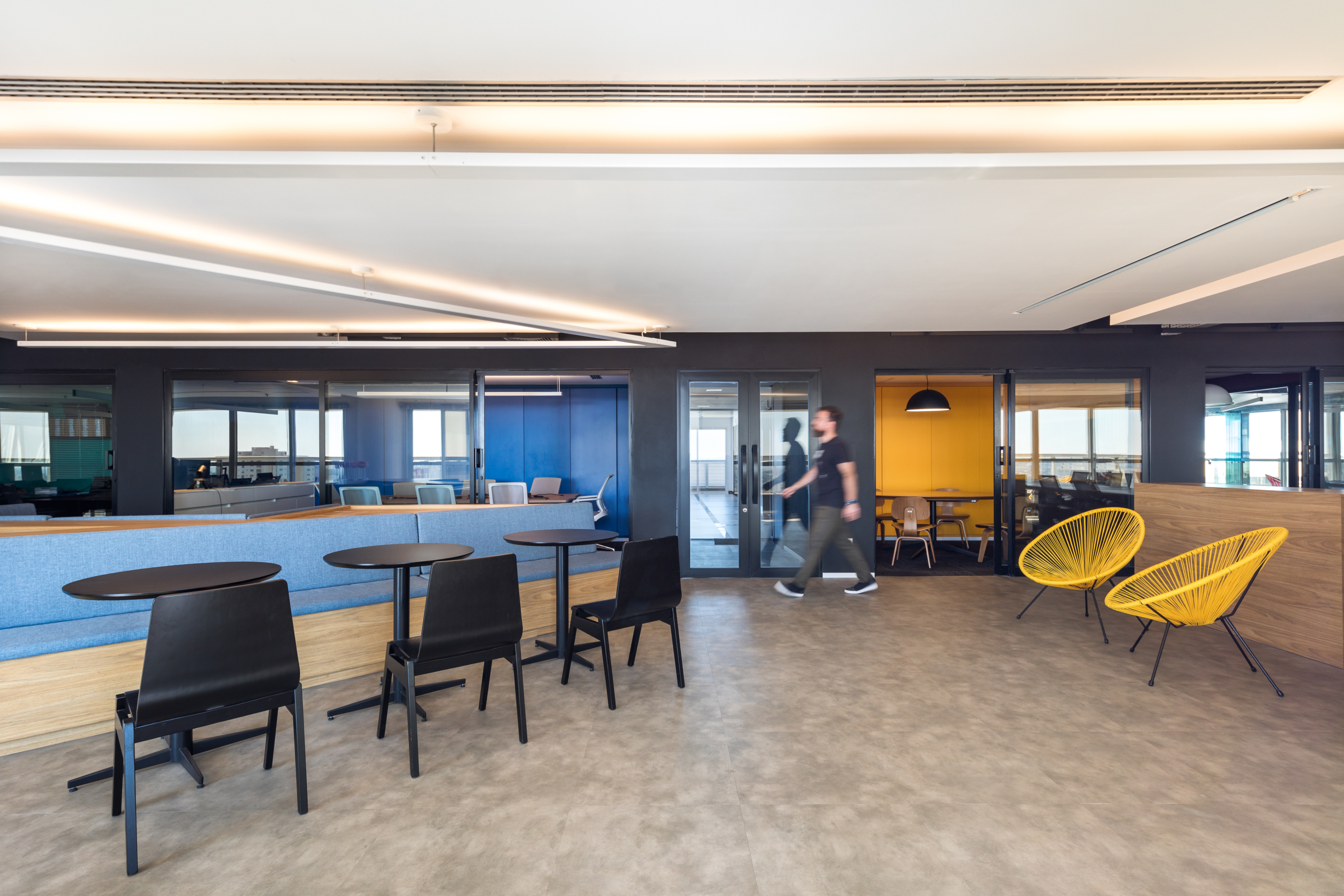 A Look Inside Senai’s New Londrina Office - Officelovin'-0