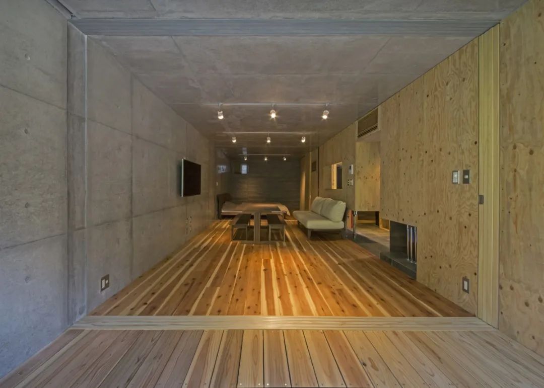 日本山村里的 72 m²混凝土度假别墅-19