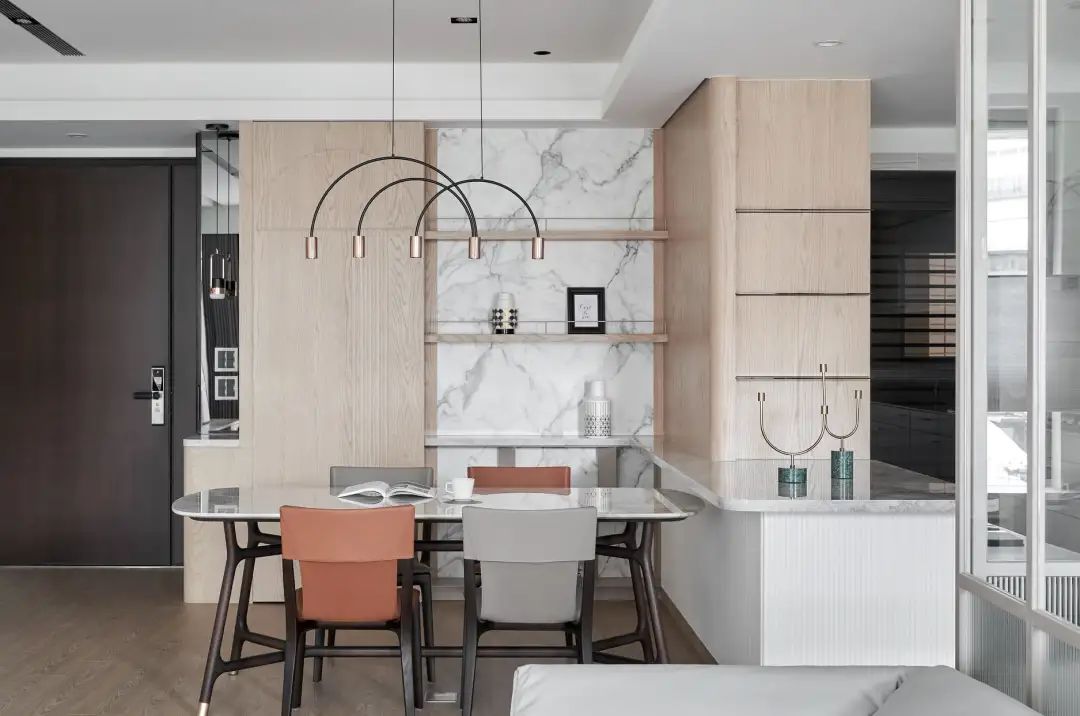 奶油色与白的优雅碰撞，岳蒙最新作品诠释空间魅力-14