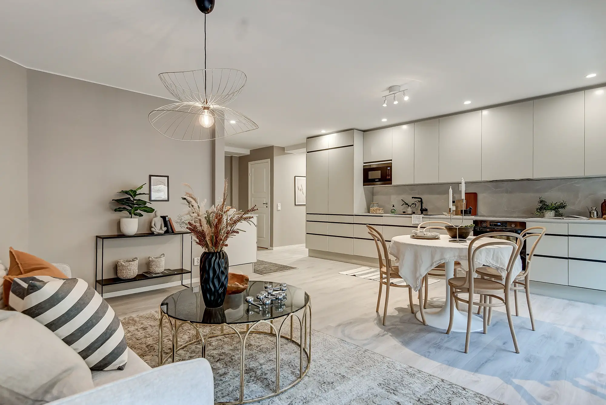 半弧形窗,赋予家庭公寓独特魅力-8