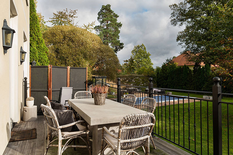 瑞典神秘庄园 | 暗色调的惊艳空间-9