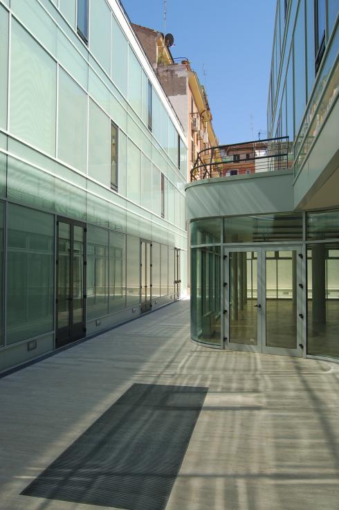 圣洛伦佐前希亚拉玻璃厂改造项目丨意大利罗马丨SPSK建筑与工程工作室等-3