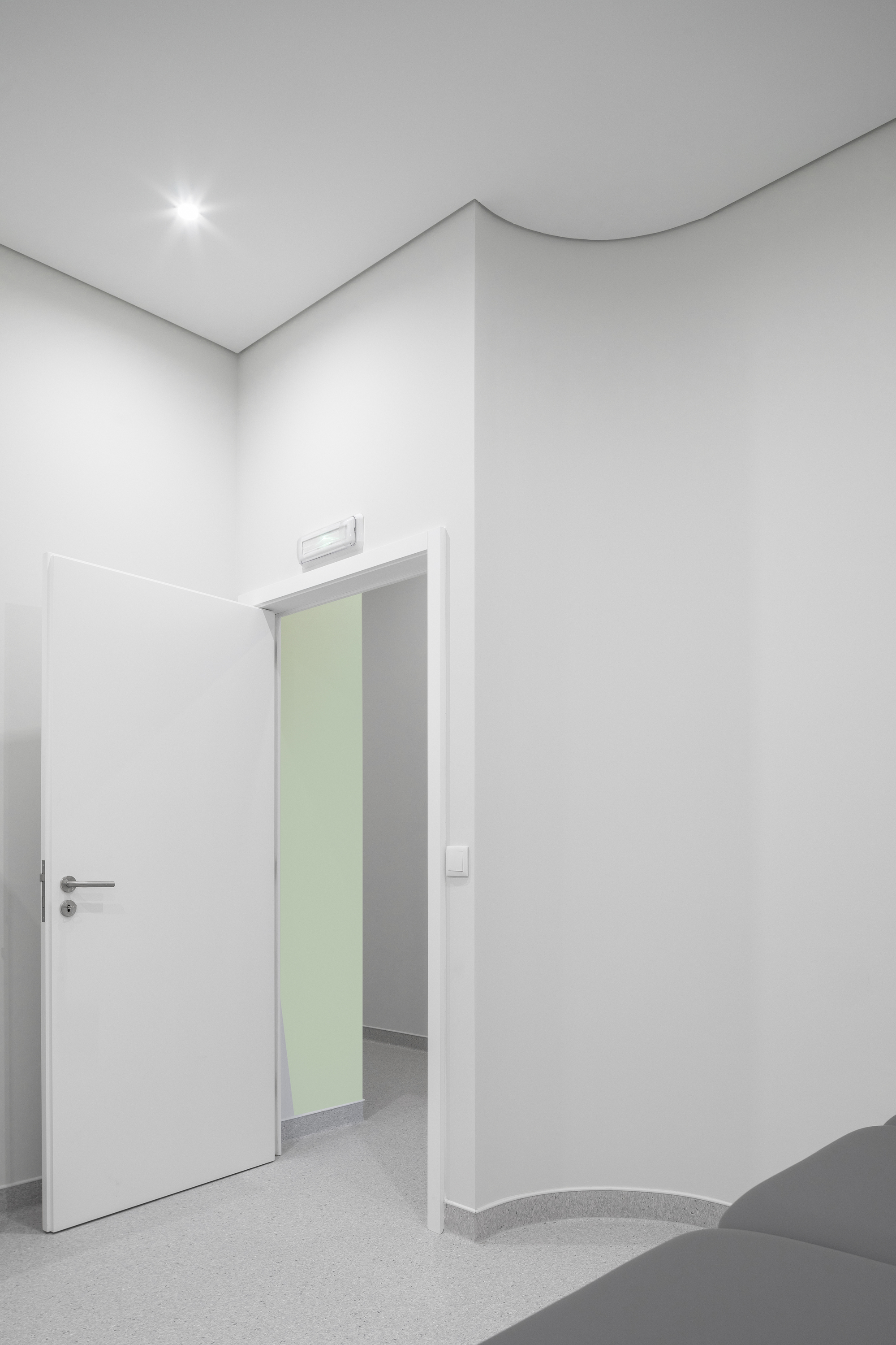 Physiotherapy Clinic / Hinterland Architecture Studio-28