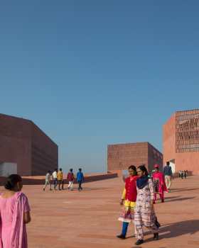 Thapar University Learning Laboratory / Mccullough Mulvin Architects + Designplus Associates Services