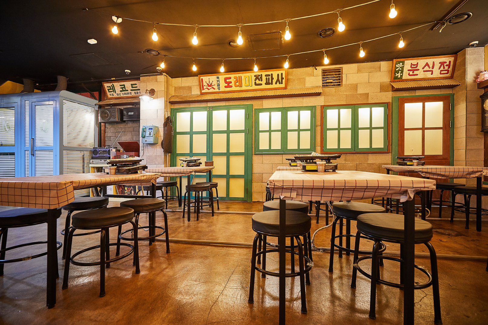 韩国复古餐厅设计 | 工业风与美食的完美融合-4