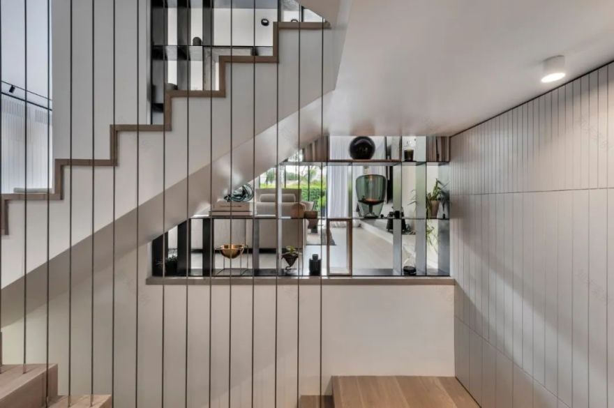 Aviram Kushmirski 打造轻奢风空间,黑白色调与实木地板的完美搭配-20