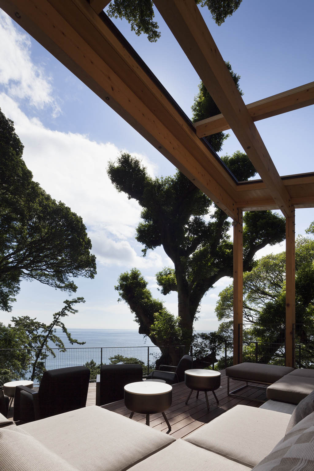 2012 年竣工的热海界-11