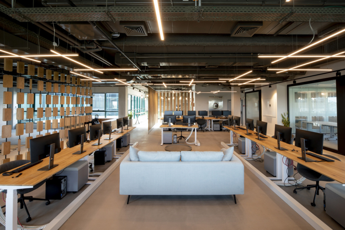 神秘电子元件公司办公室-11