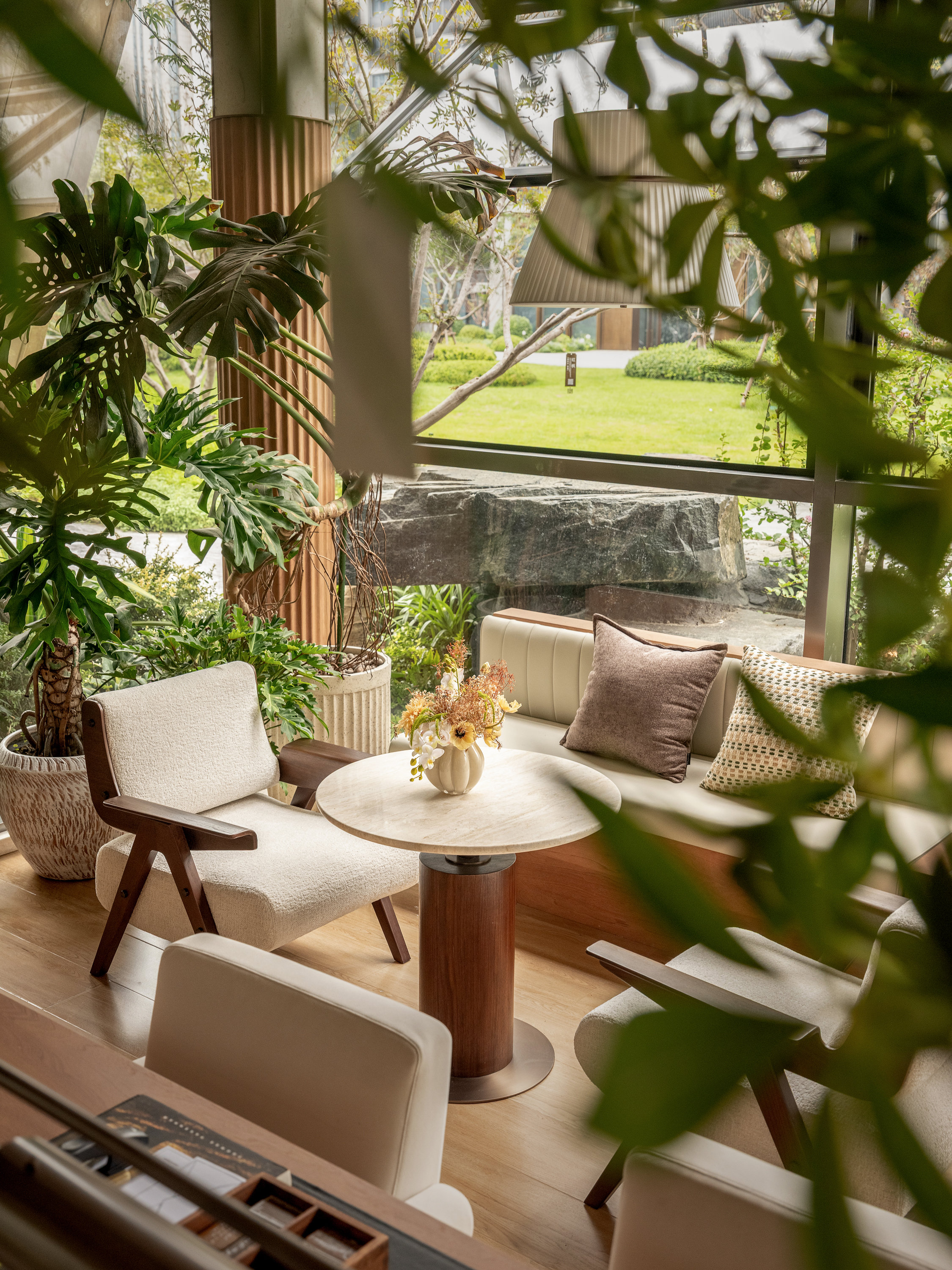 叶语书喃:绿光深处的相聚与独白丨中国北京丨无隅制造-19