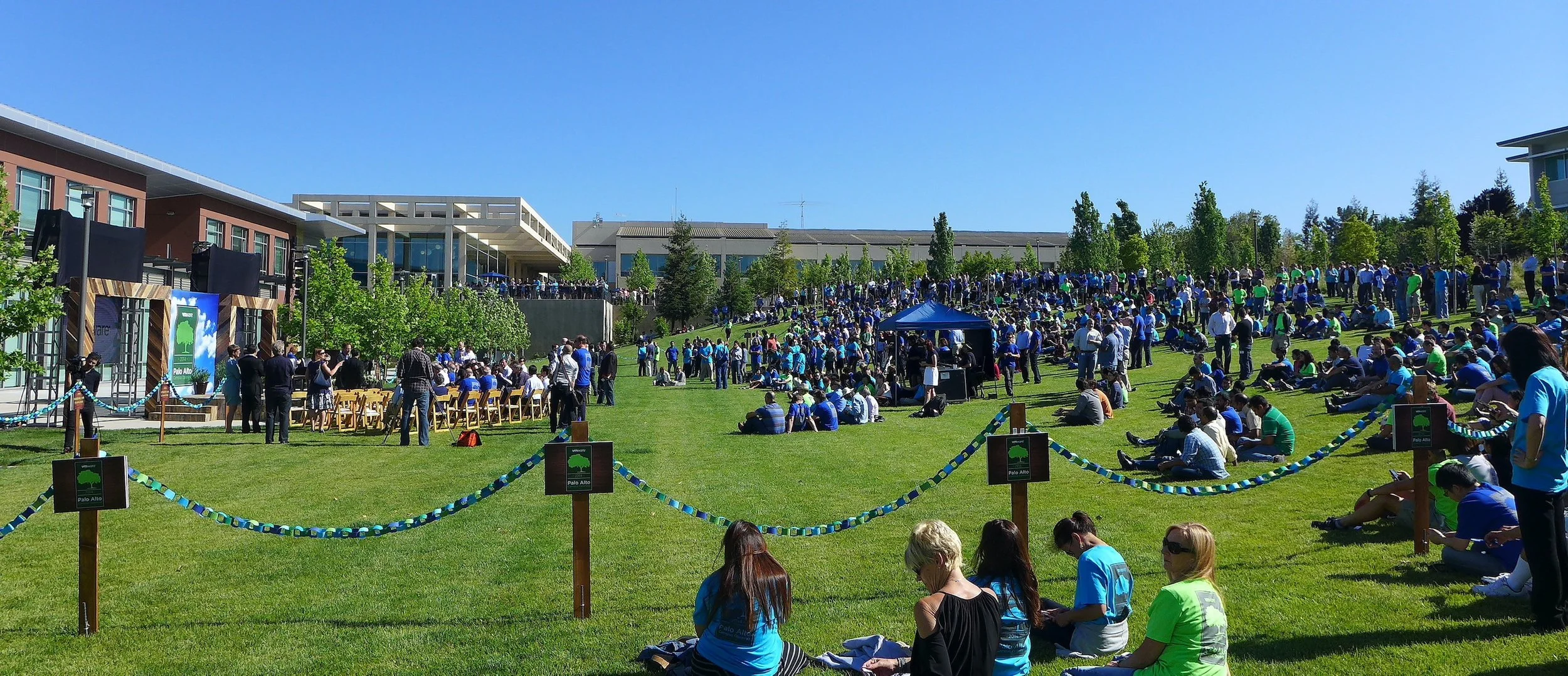 威睿校园

注：VMware一般译为威睿 ，是一家全球著名的云计算和虚拟化技术提供商Campus常见释义为校园  丨Form 4,PWP-29