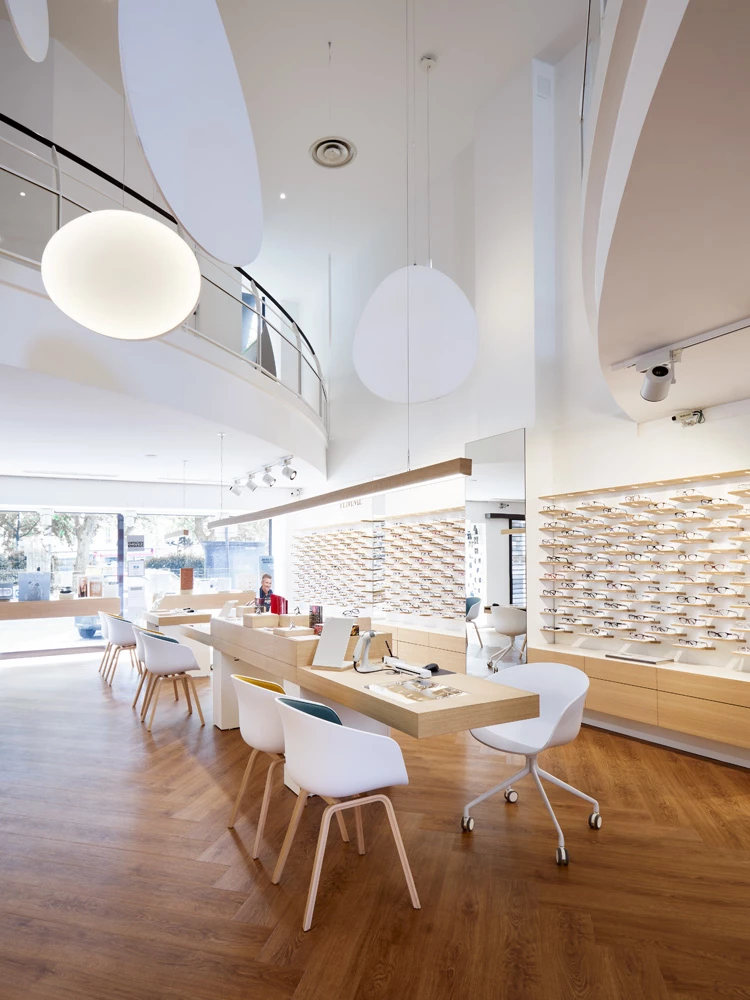 法国保罗眼镜店——聚焦产品的独特设计-17