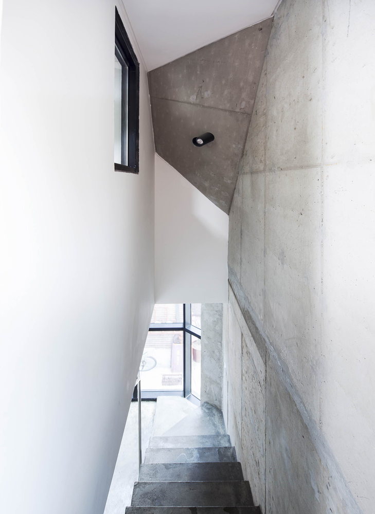 加尔穆里出版社-16