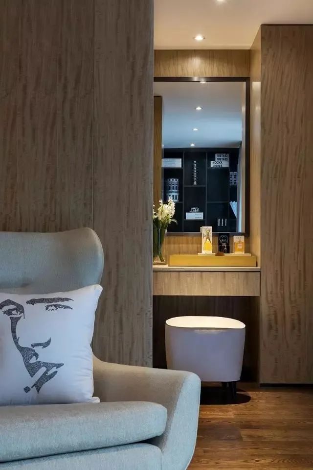 现代简约风打造 570 平米联排别墅生活空间-3