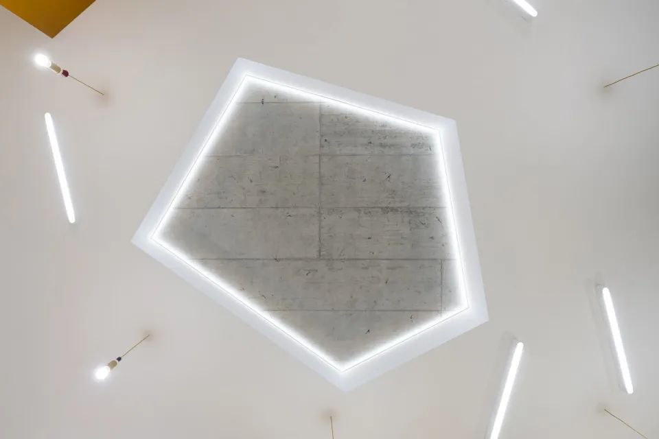 幼儿园设计丨打造儿童主宰的趣味空间 - Malvína托儿所 / No Architects-27