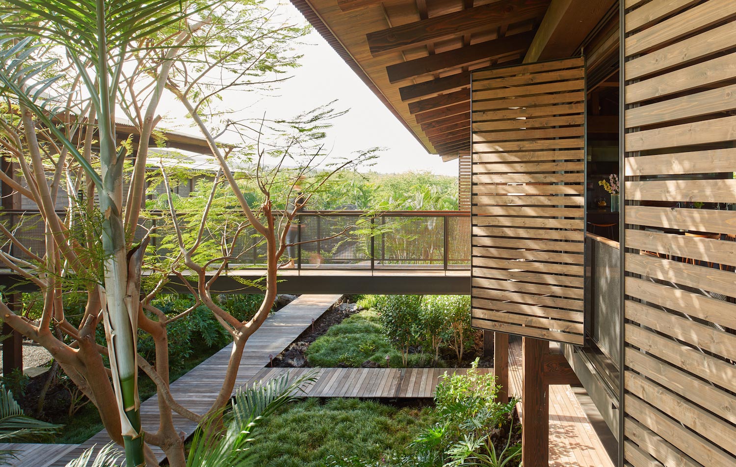 夏威夷热带景观中的波利尼西亚风格住宅-10