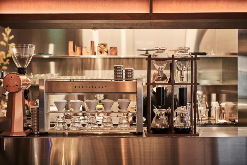 感性空间重塑，103 平米咖啡服饰店室内设计展示-8