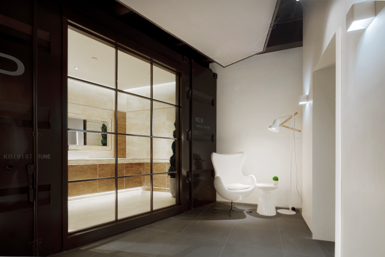 意大利 IMOLA 陶瓷展陈空间设计-17