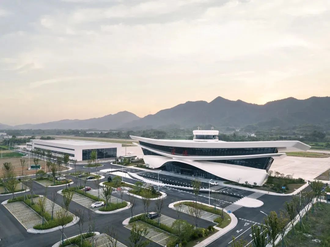 建德航空小镇千岛湖通用航站楼丨中国杭州丨上海境澜建筑设计有限公司,上海同设建筑设计院有限公司-26