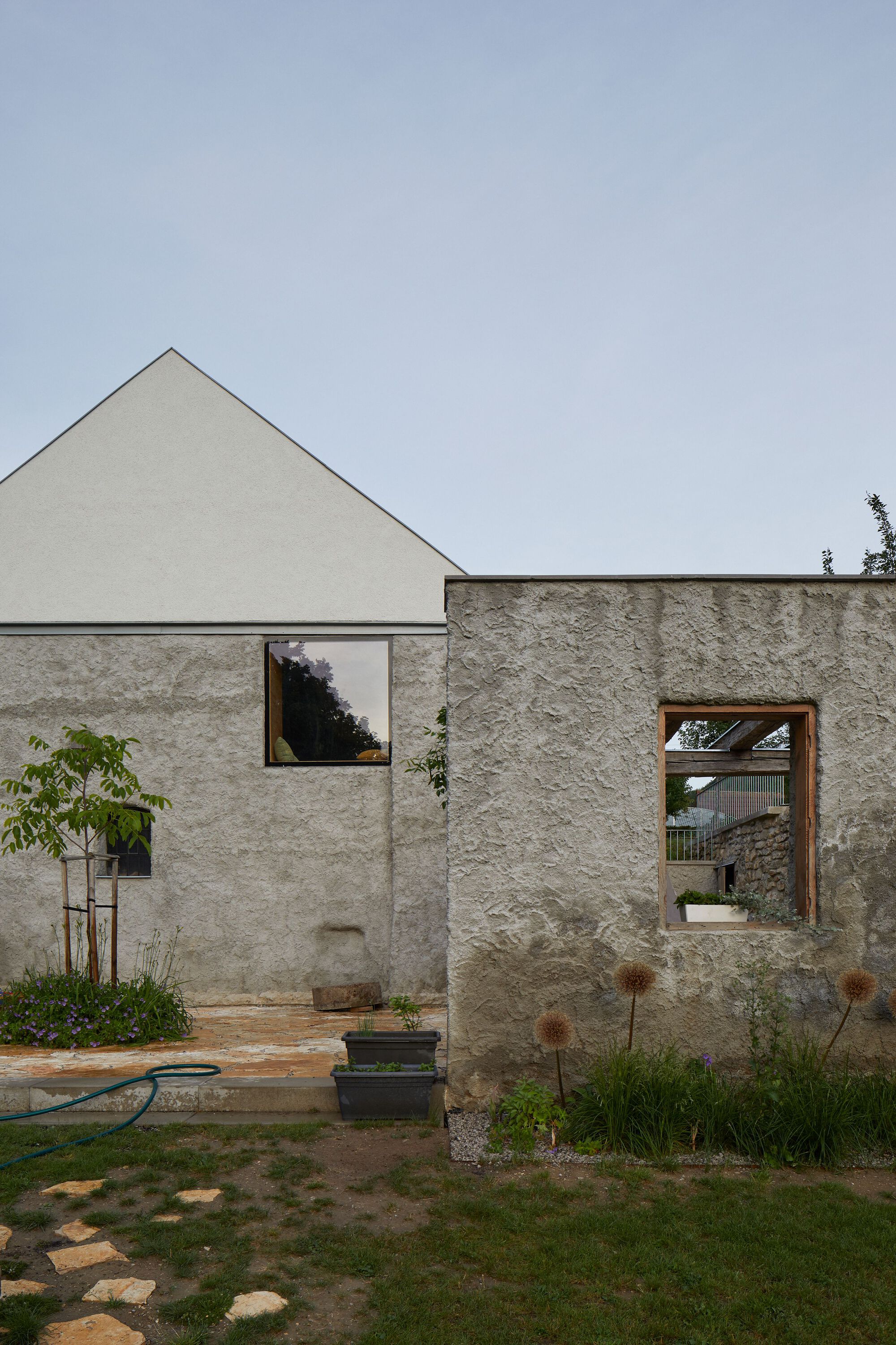 带有旧磨坊的新房子丨斯洛伐克特伦钦丨RDTH architekti-18