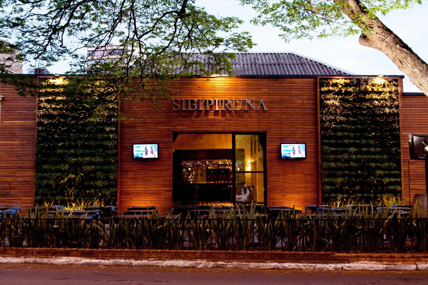 巴西木质酒吧 Sibipiruna 的现代翻新-2