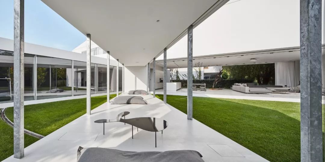 波兰 KWK PROMES 建筑工作室打造“跟随太阳轨迹移动的房子”-18