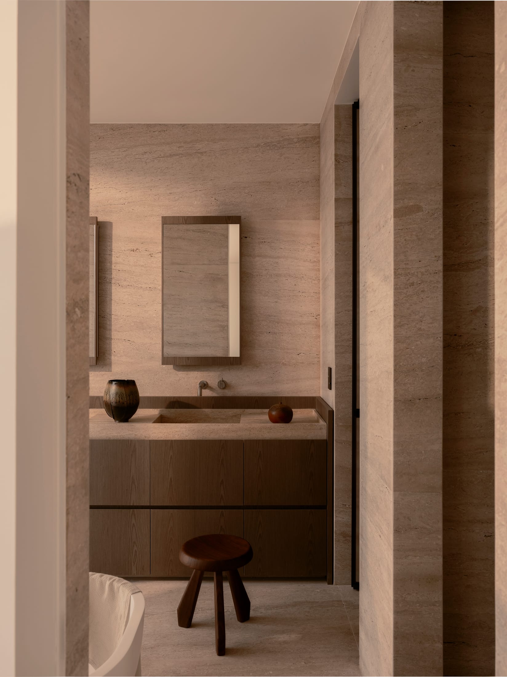 Back of the Moon: A Multi-Generational Coastal Retreat in Maianbar.-12