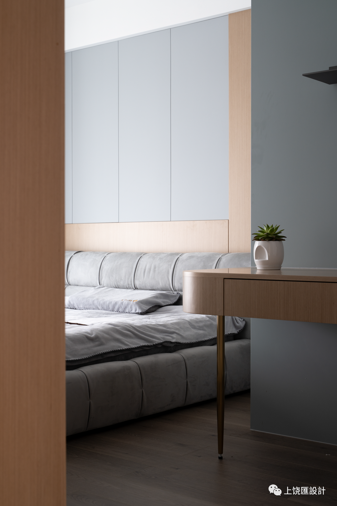 奶油白与原木色居住空间设计丨红石空间设计-32