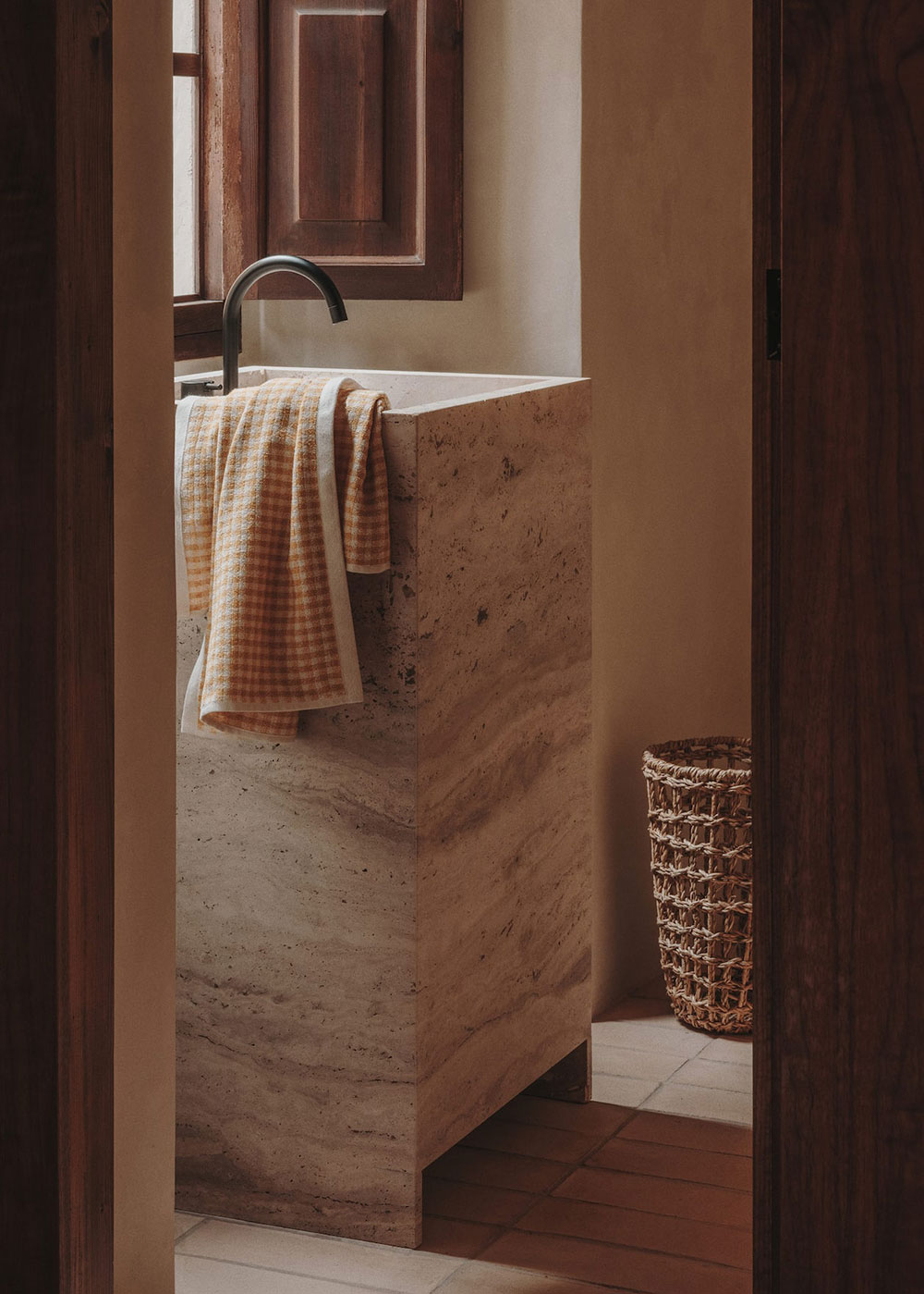 西班牙别墅的温馨秋季室内设计-14