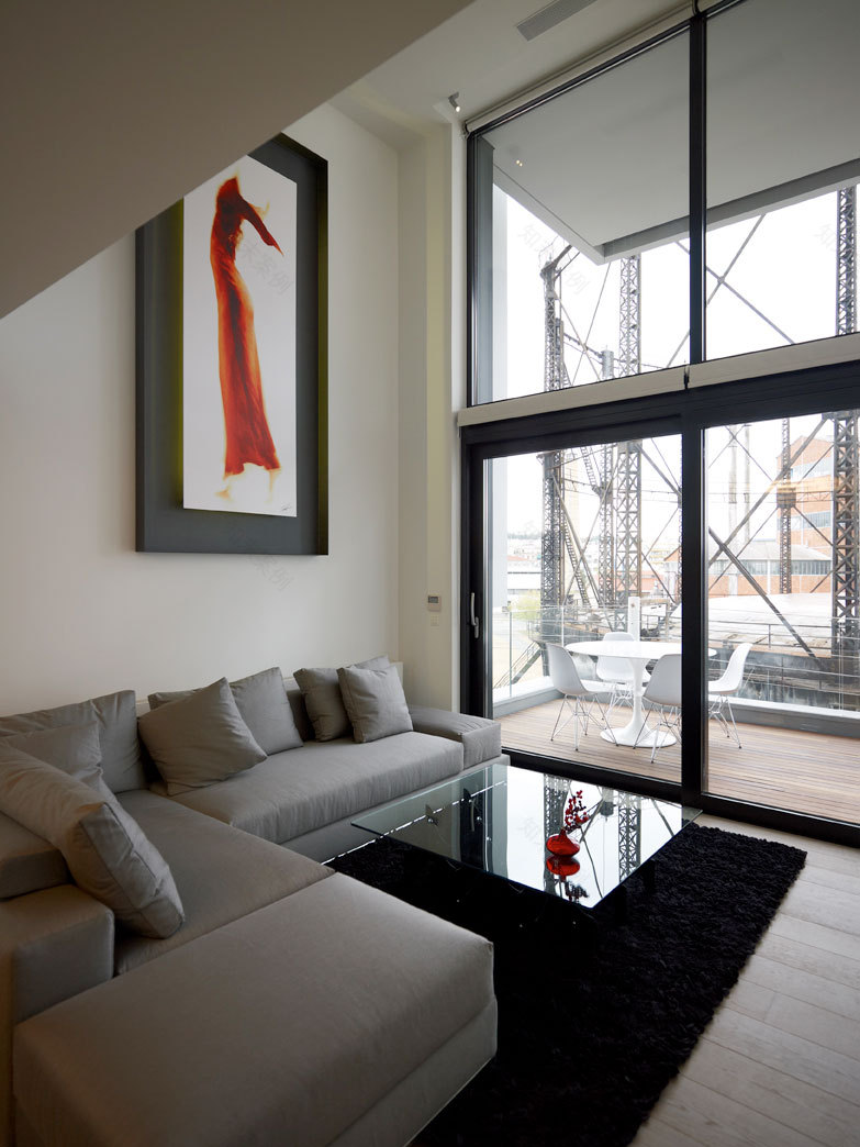 白色城市阁楼公寓丨希腊雅典丨Theano Potamianou Ravazoula-0