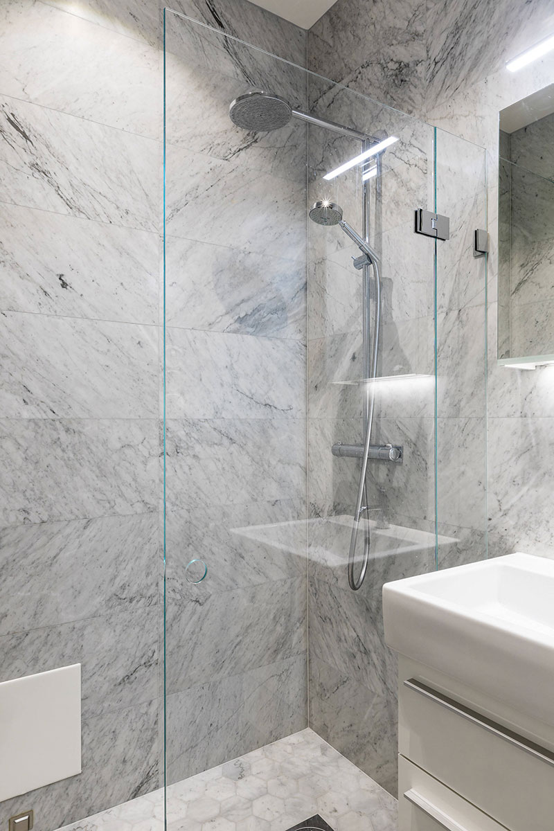 斯德哥尔摩阳光宽敞公寓，古董建筑中的温馨黄褐色空间-15