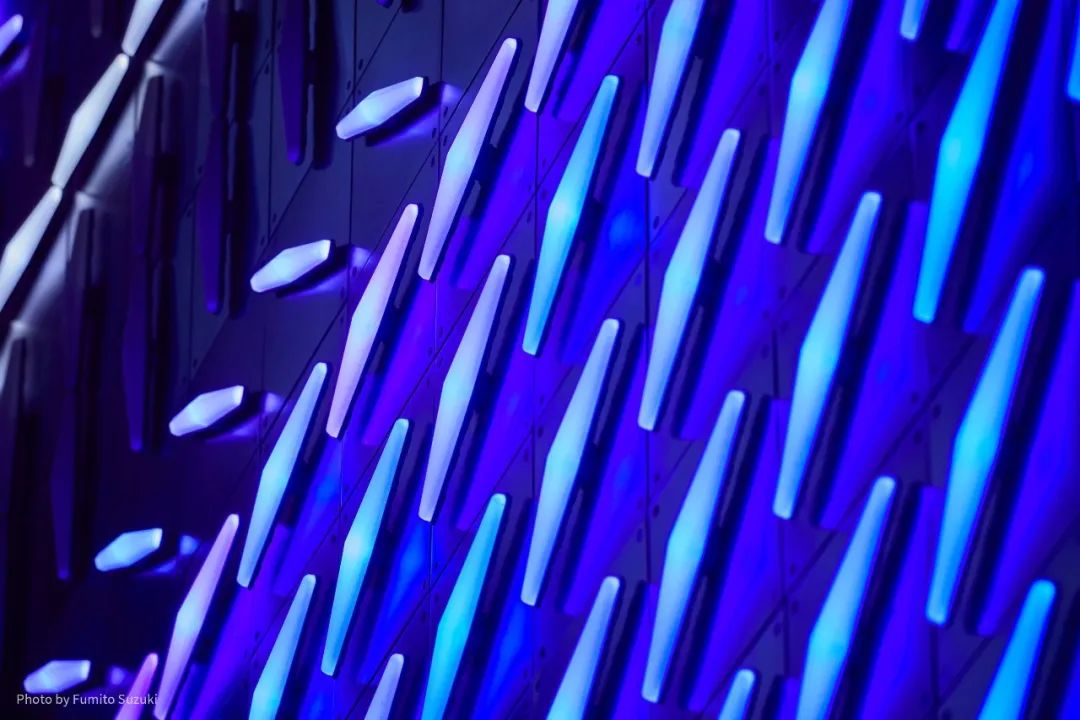 梦幻浮城 · 新加坡国家美术馆中庭的照明艺术丨Nipek-36