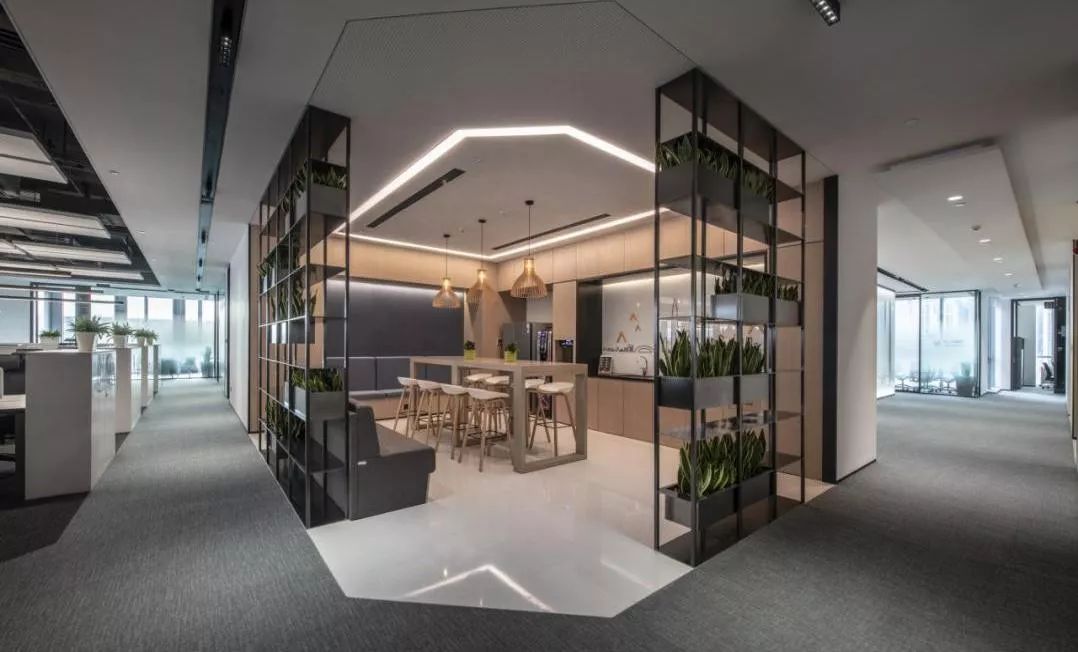 顶级办公总部设计，人文关怀与科技未来感的完美融合-6
