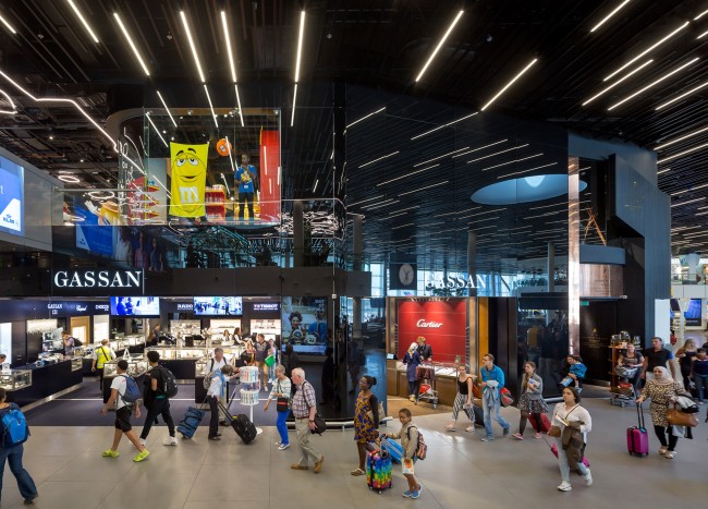 阿姆斯特丹机场第二候机厅,社交空间新定义-12