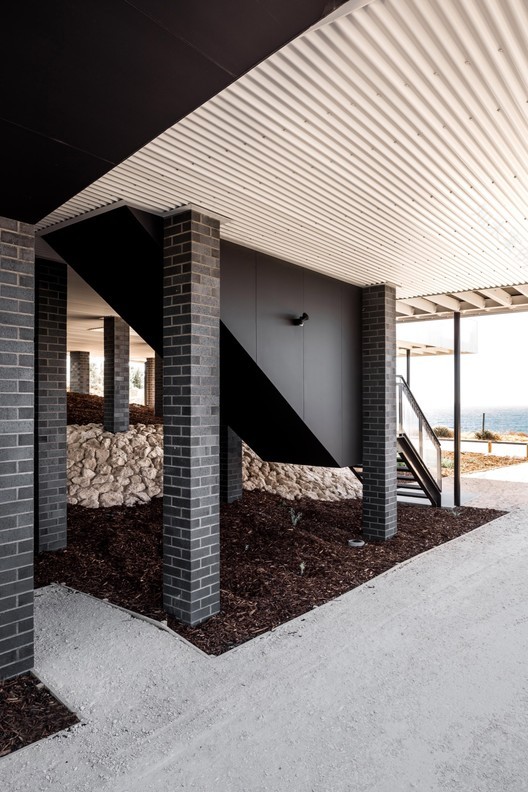 Falcon Beach House iredale pedersen hook architects-54
