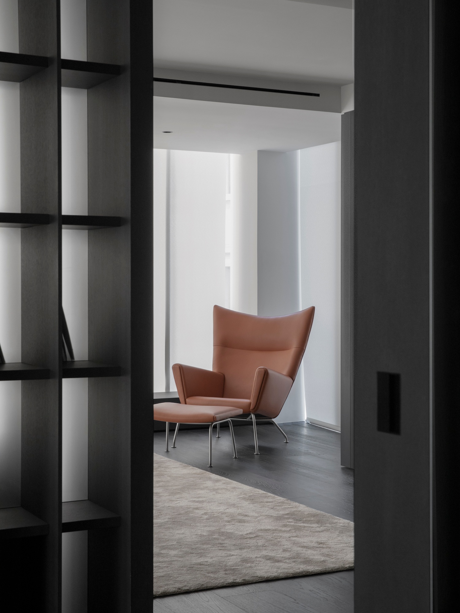 150m²深色极简风-2