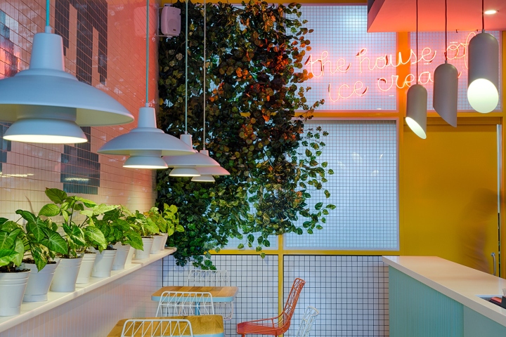 哥伦比亚 Soft Touch frozen yogurt 店 设计独特吸睛-38